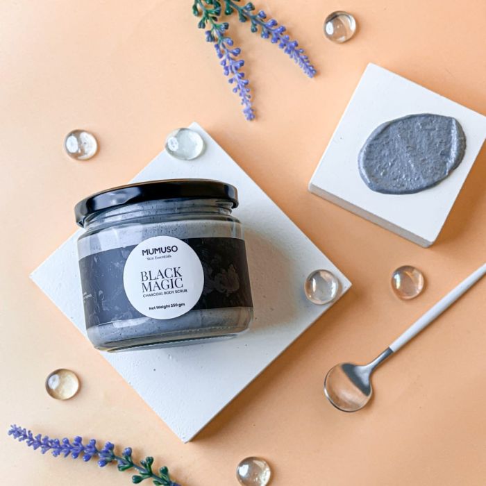 Black Magic - Charcoal Body Scrub Mumuso