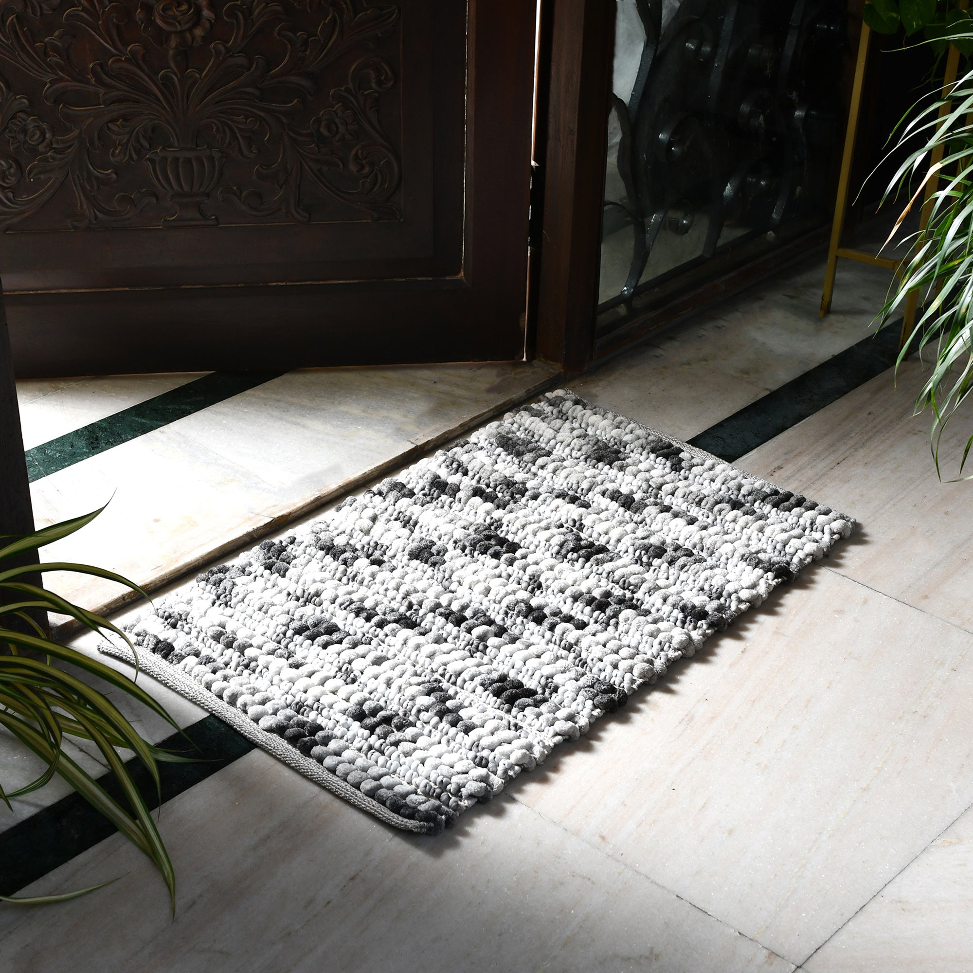 Mumuso Anti Slip Bath Mat- Grey and Beige
