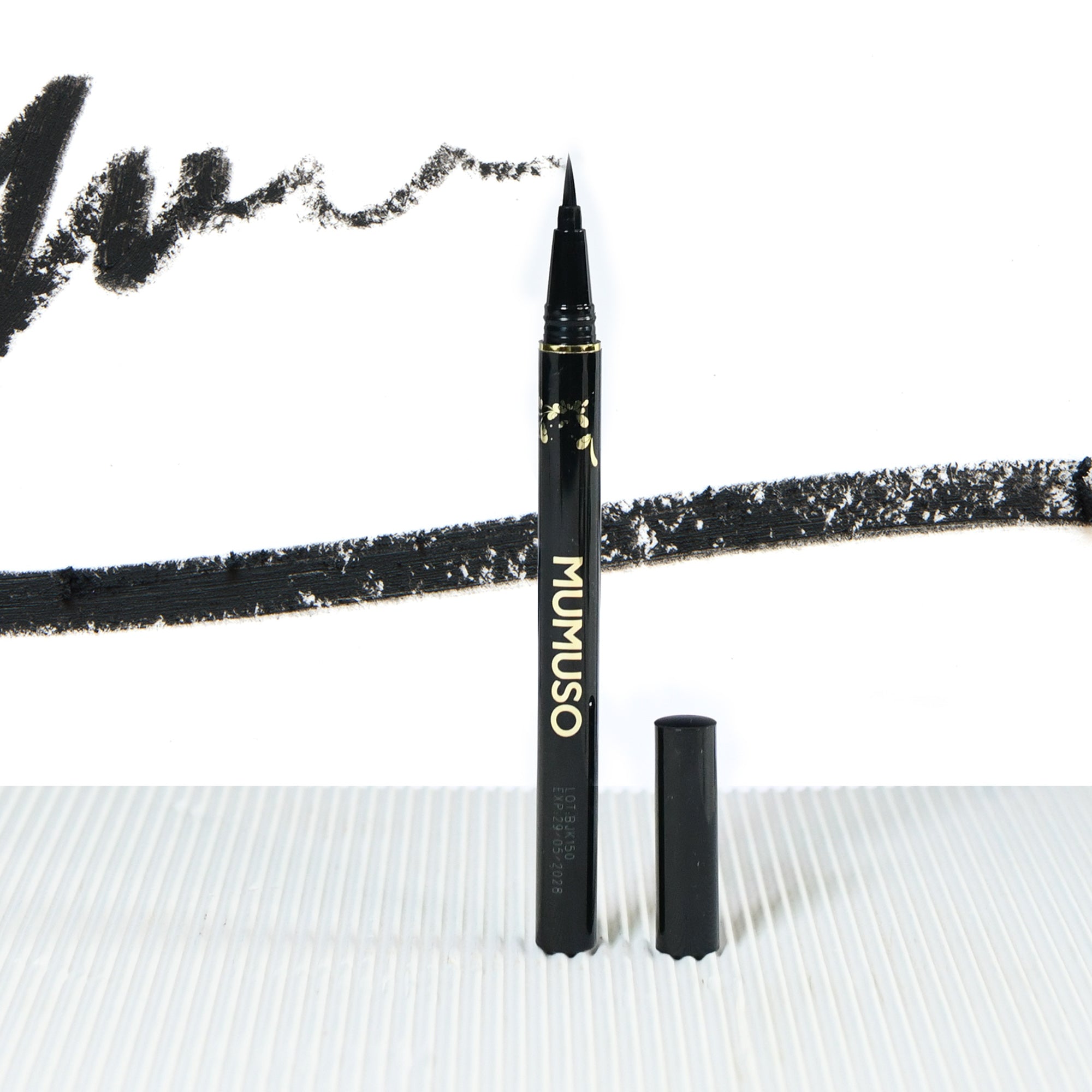 Black & Smooth Eyeliner Pen