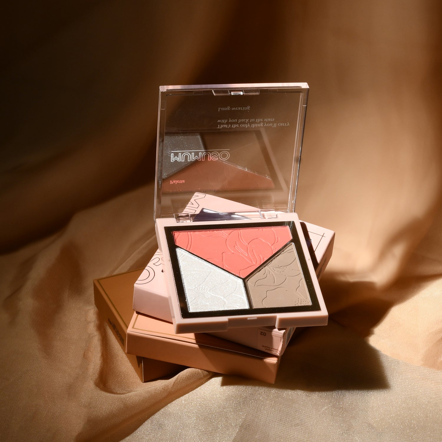 MUMUSO 3-in-1 Sculpt &amp; Glow Makeup Palette ( Blush, contour, highlighter)