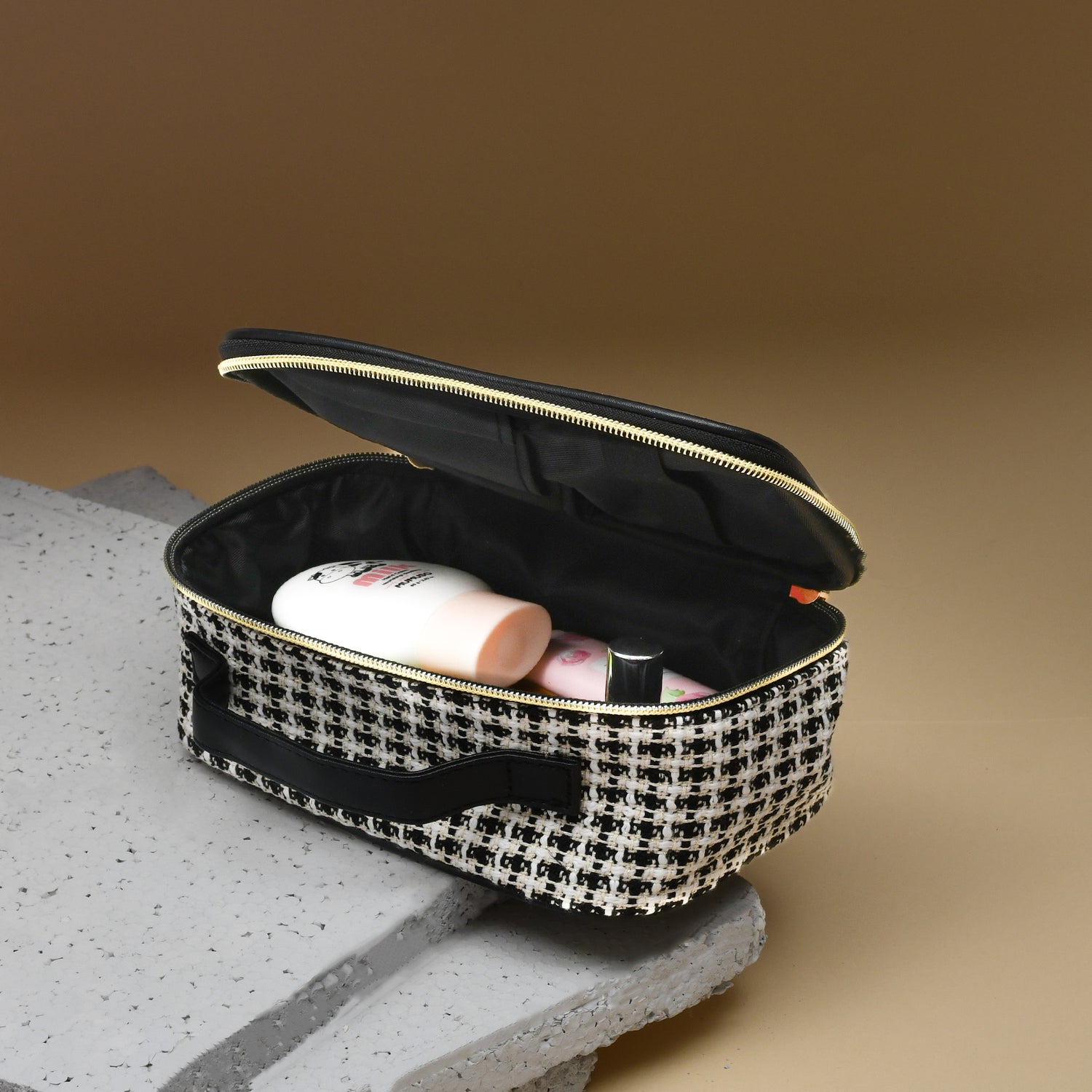 Mumuso Jacquard Weave Portable Cosmetic Bag – Black