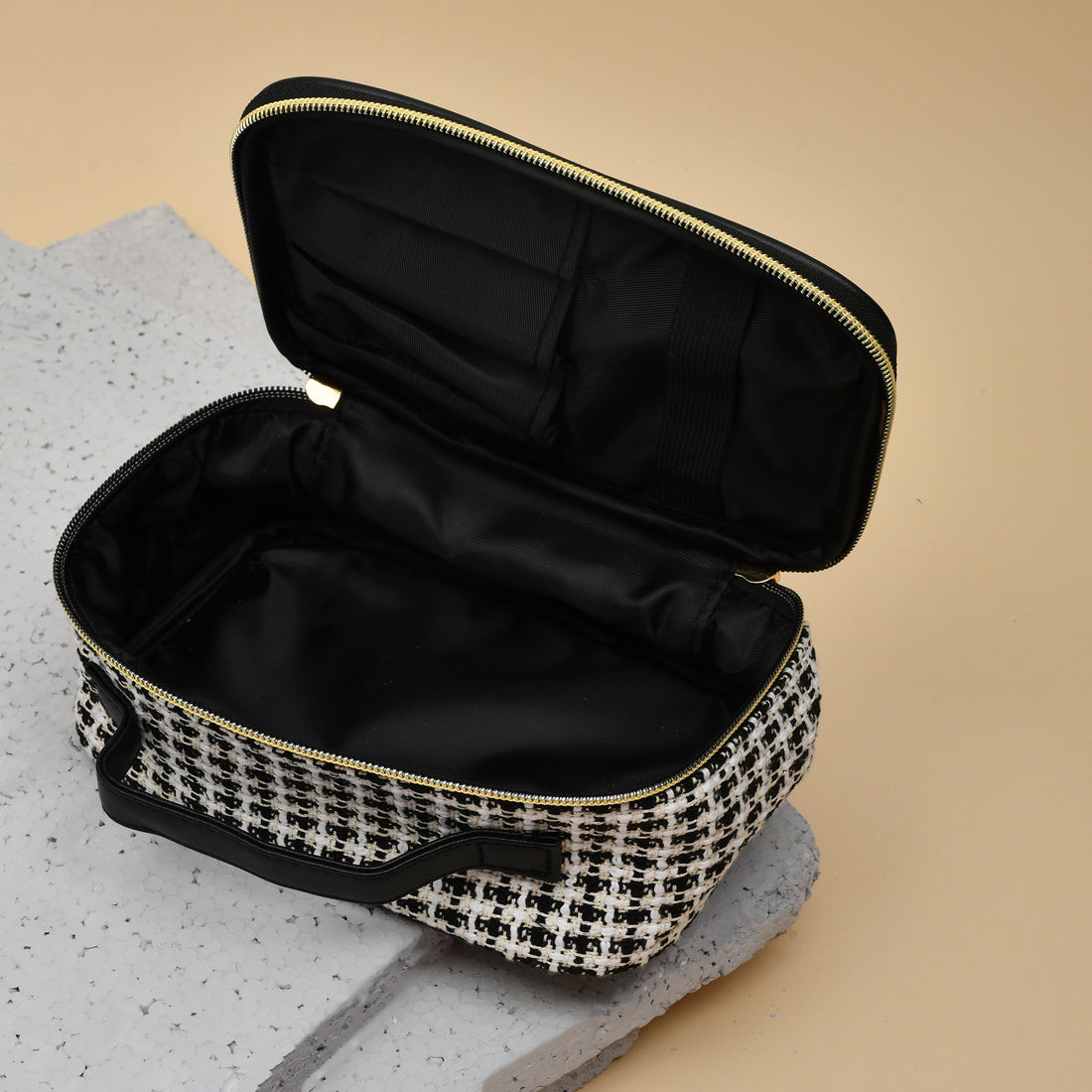 Mumuso Jacquard Weave Portable Cosmetic Bag – Black