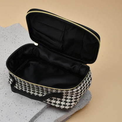 Mumuso Jacquard Weave Portable Cosmetic Bag – Black