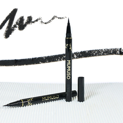 Black &amp; Smooth Eyeliner Pen