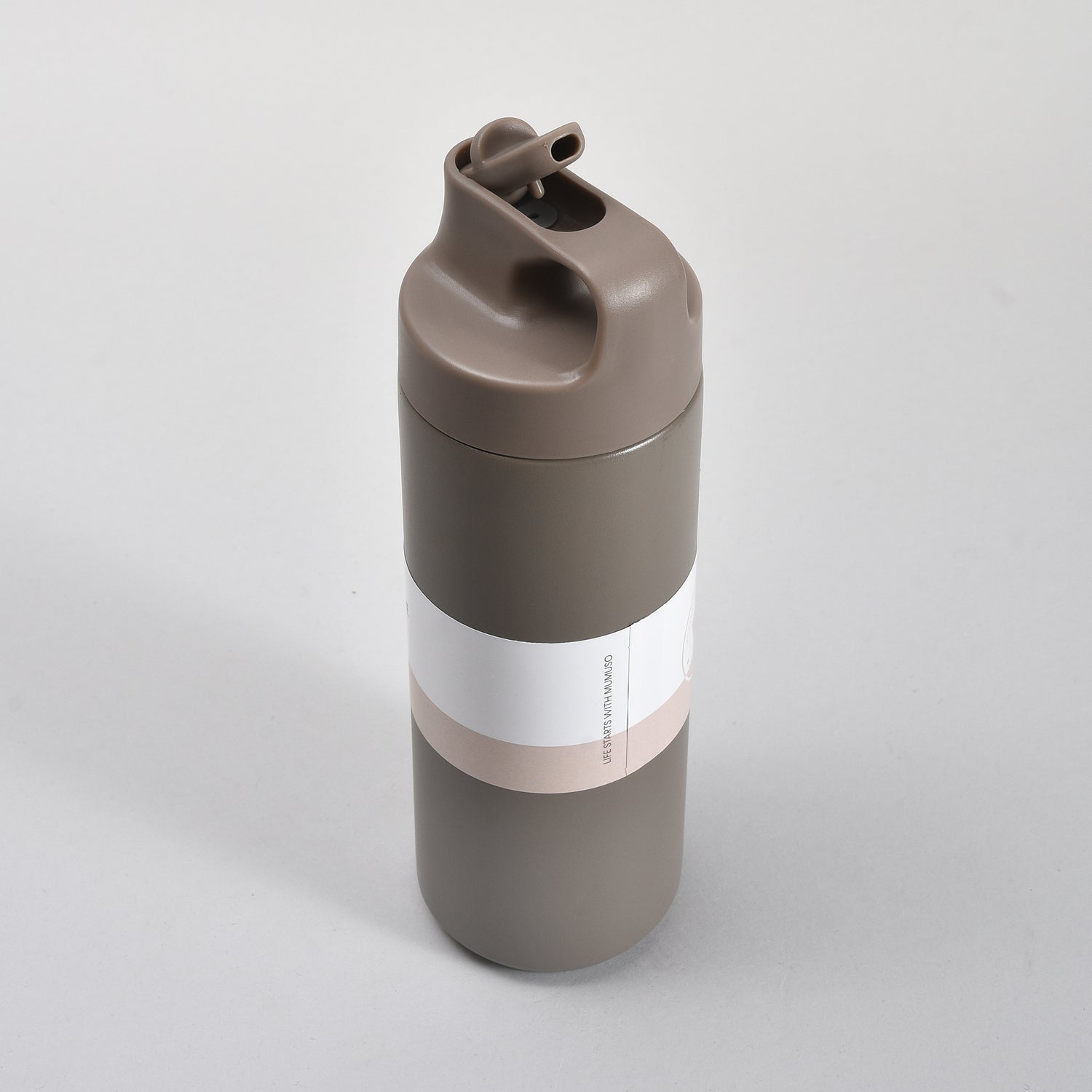 Sleek Design Insulated Water Bottle with Straw – 550ml- White/ Maroon/ Brown