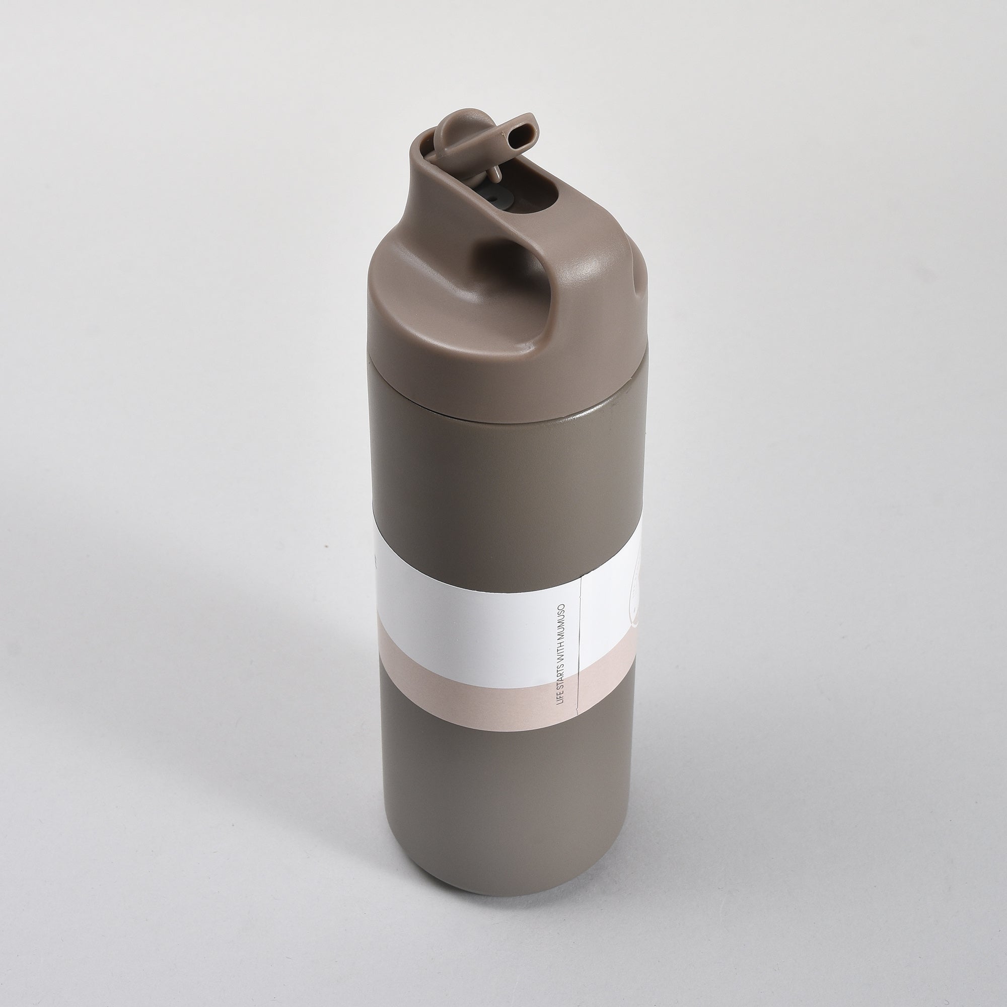 Sleek Design Insulated Water Bottle with Straw – 550ml- White/ Maroon/ Brown