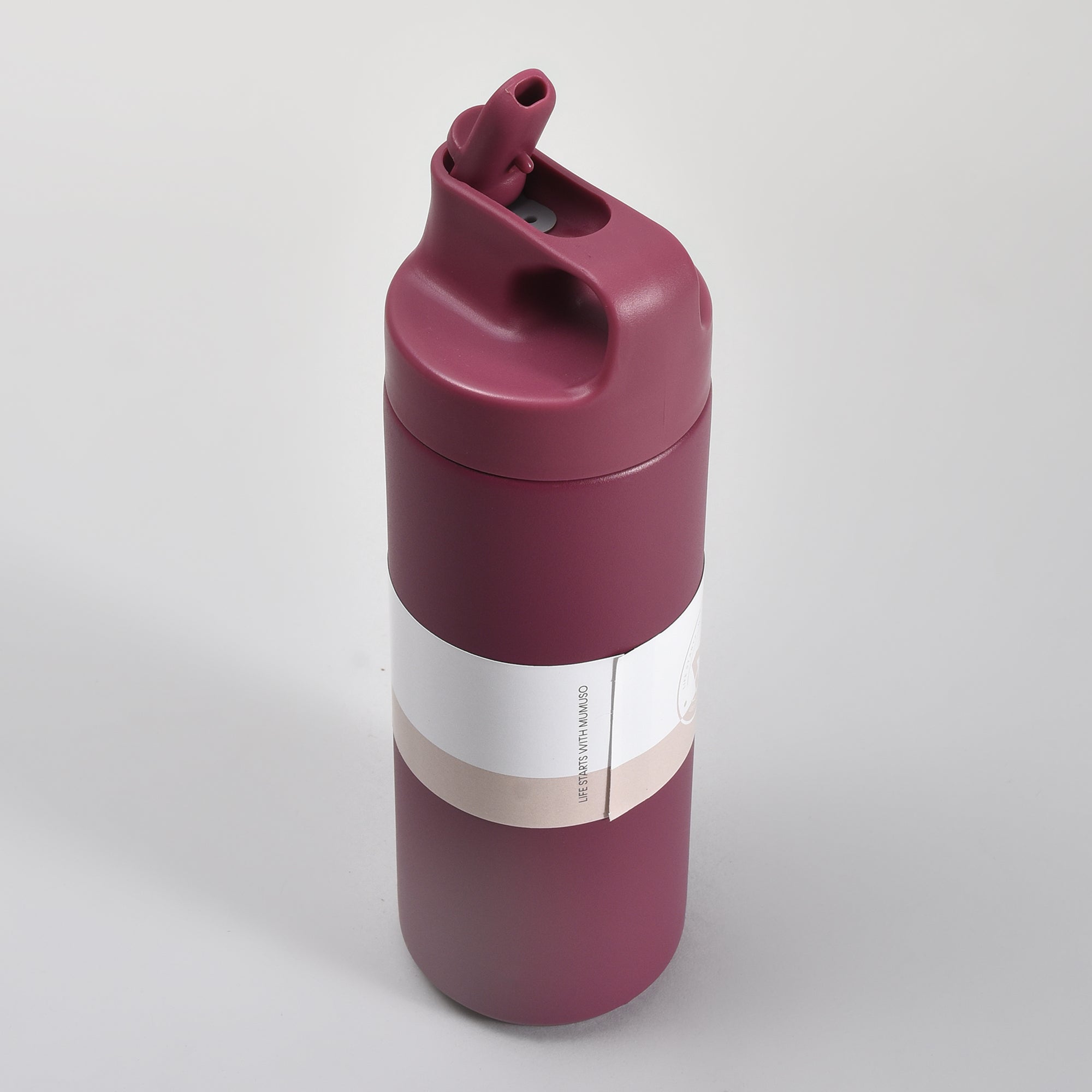 Sleek Design Insulated Water Bottle with Straw – 550ml- White/ Maroon/ Brown